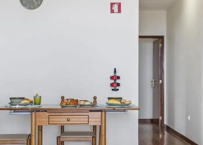 Apartment Horizon Glow Ii By Zest & Guest