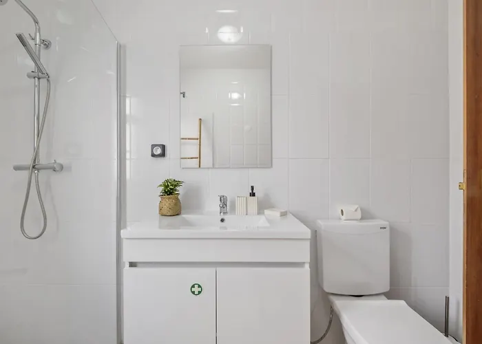 Horizon Glow Ii By Zest & Guest *