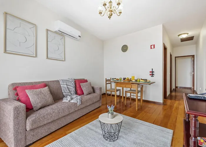 Horizon Glow Ii By Zest & Guest